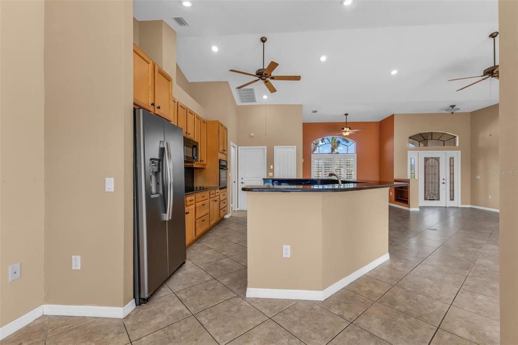 待售: $595,000 (3 贝兹, 2 浴室, 2023 平方英尺)