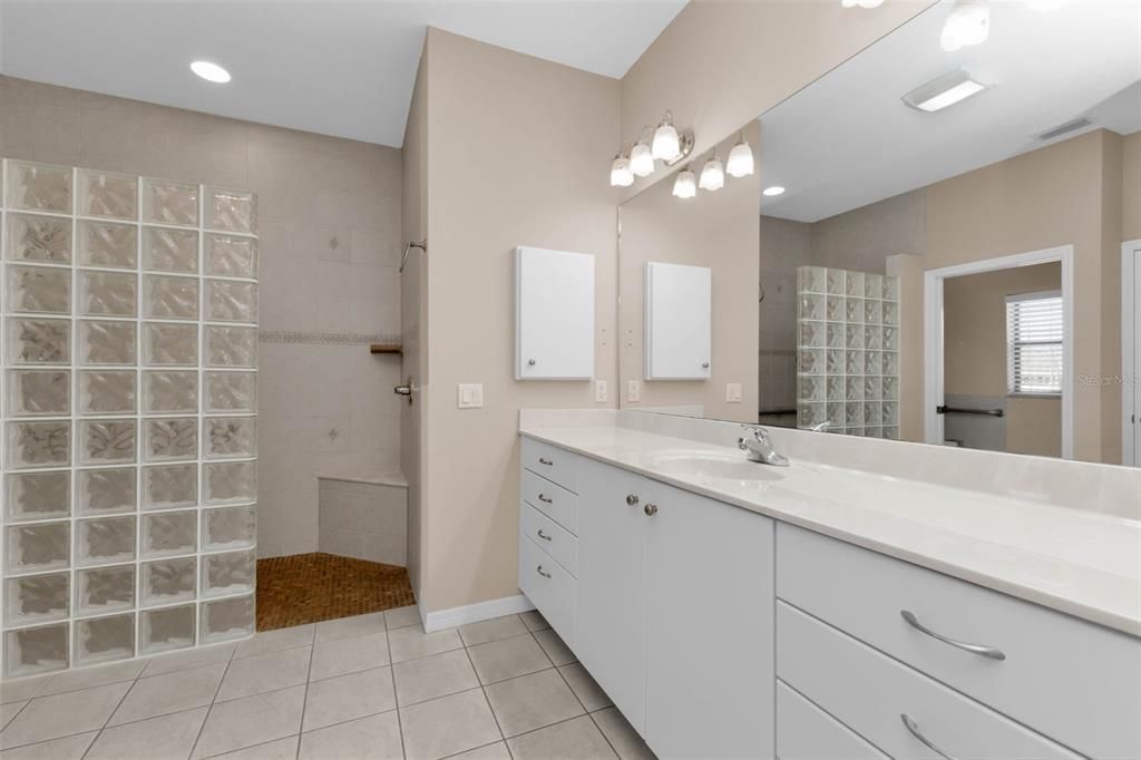 待售: $595,000 (3 贝兹, 2 浴室, 2023 平方英尺)