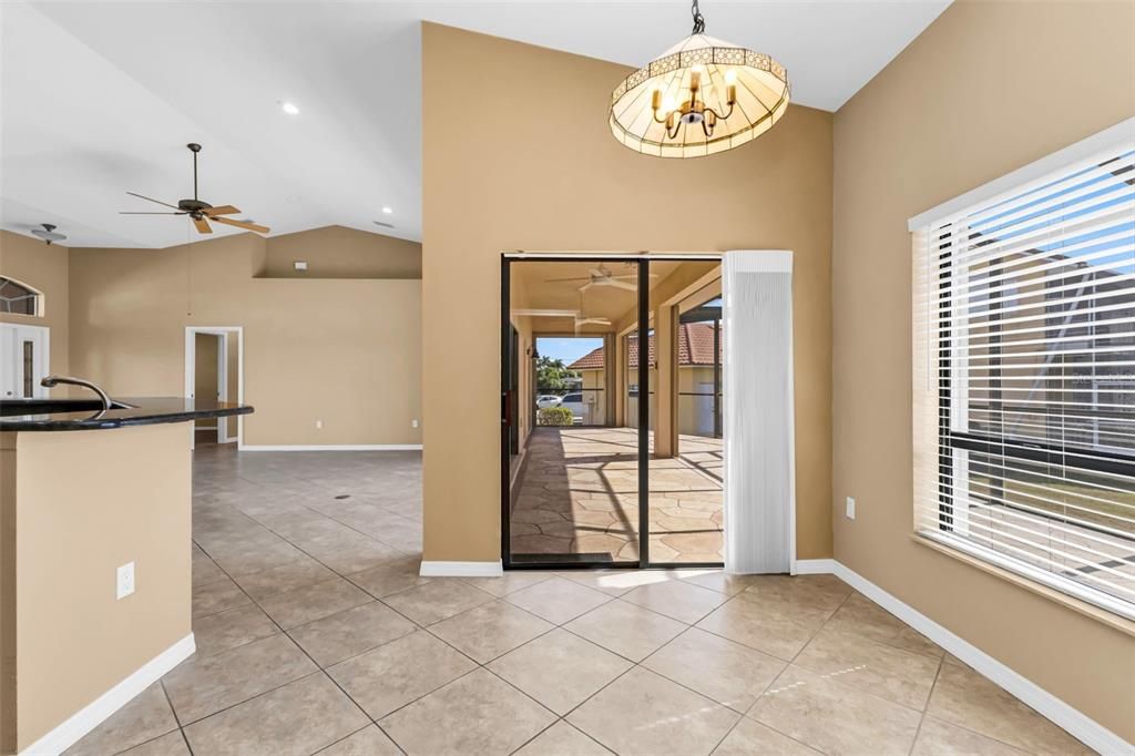 待售: $595,000 (3 贝兹, 2 浴室, 2023 平方英尺)