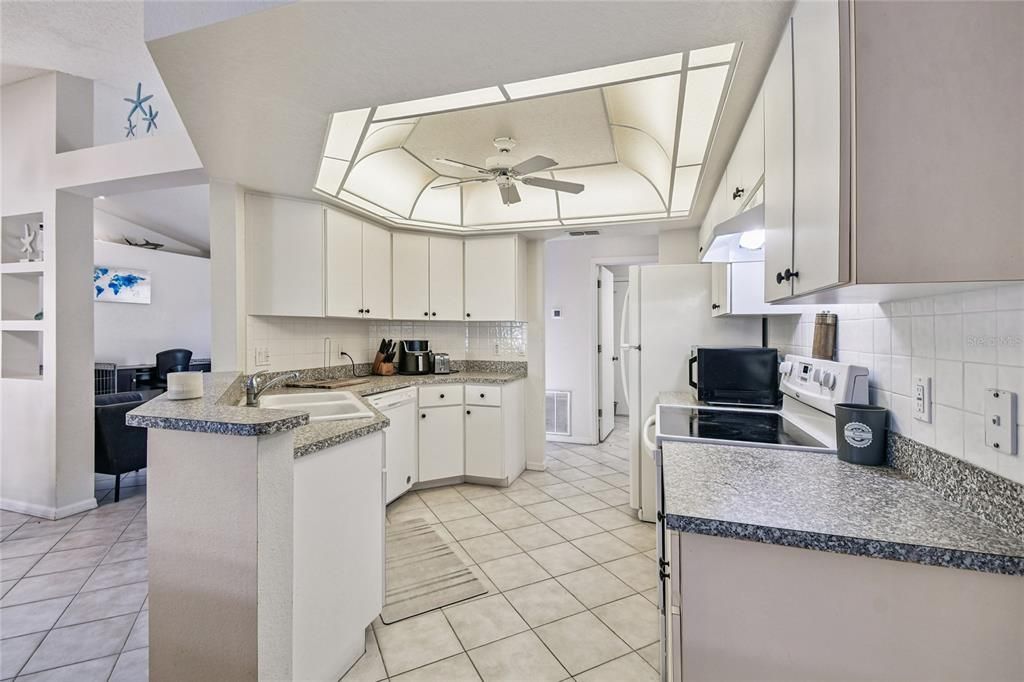 For Sale: $389,000 (3 beds, 2 baths, 1779 Square Feet)