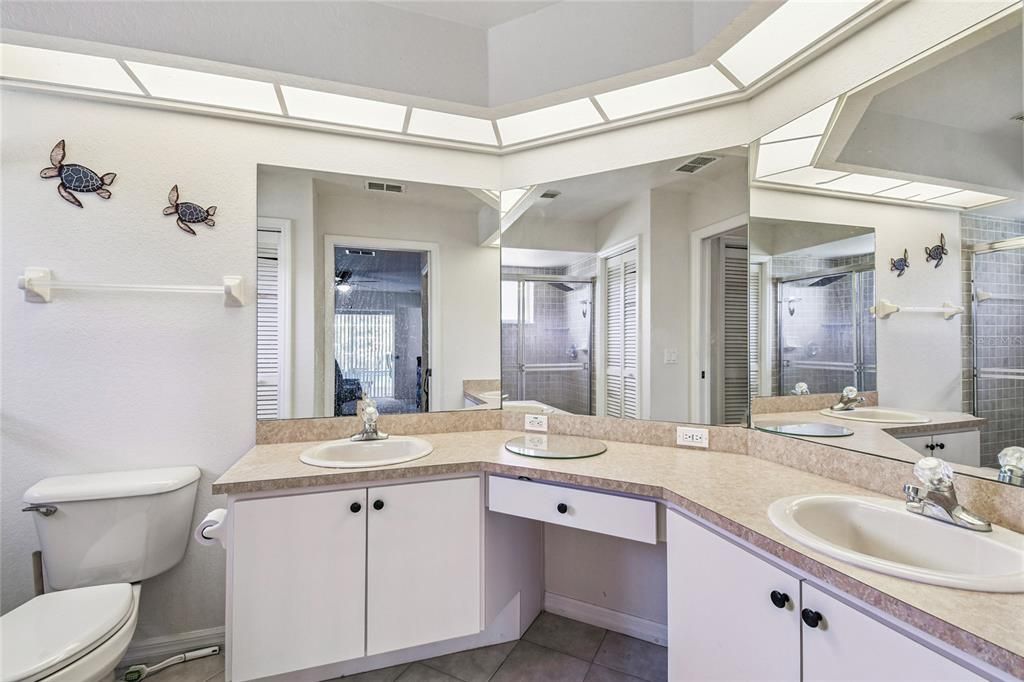 For Sale: $389,000 (3 beds, 2 baths, 1779 Square Feet)