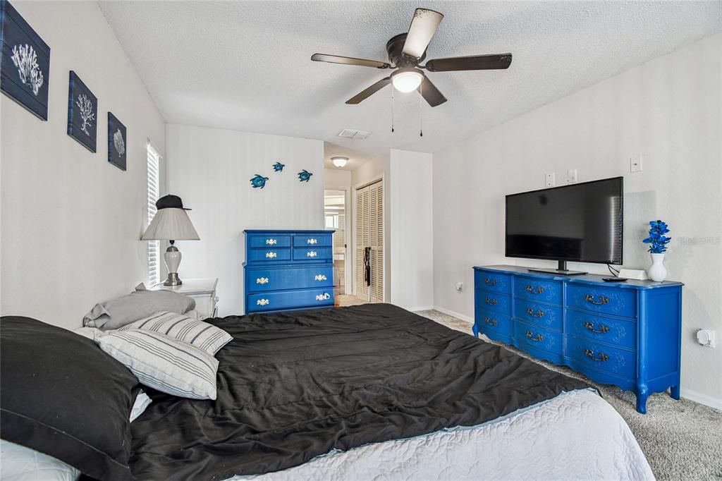 For Sale: $389,000 (3 beds, 2 baths, 1779 Square Feet)