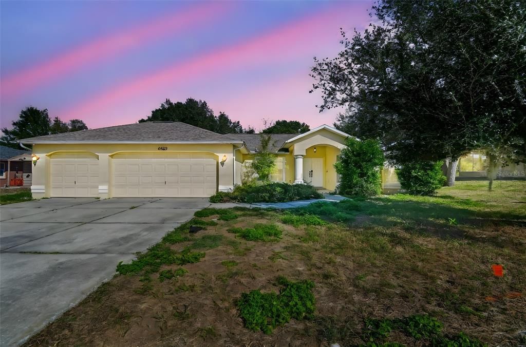 For Sale: $389,000 (3 beds, 2 baths, 1779 Square Feet)