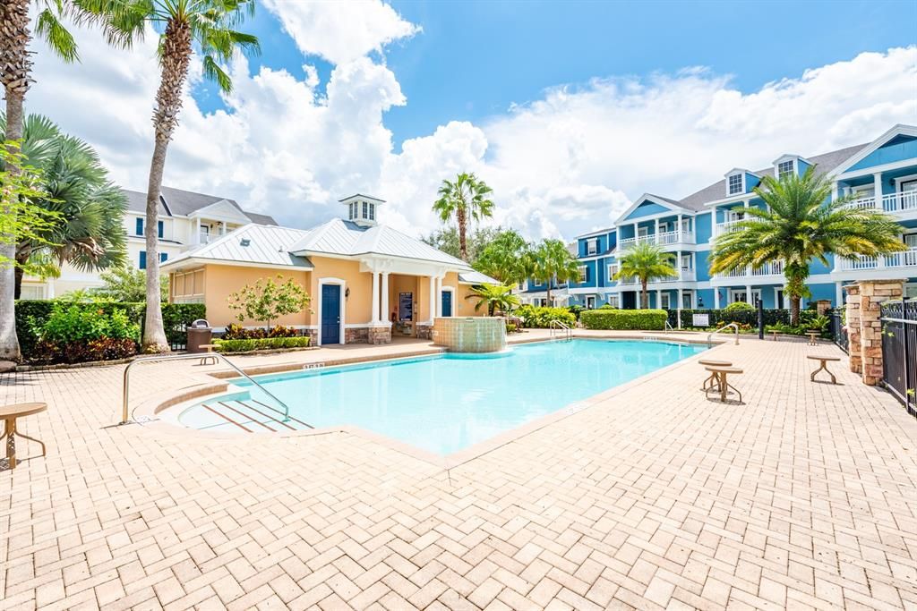 Под контрактом: $325,000 (2 спален, 2 ванн, 1129 Квадратных фут)