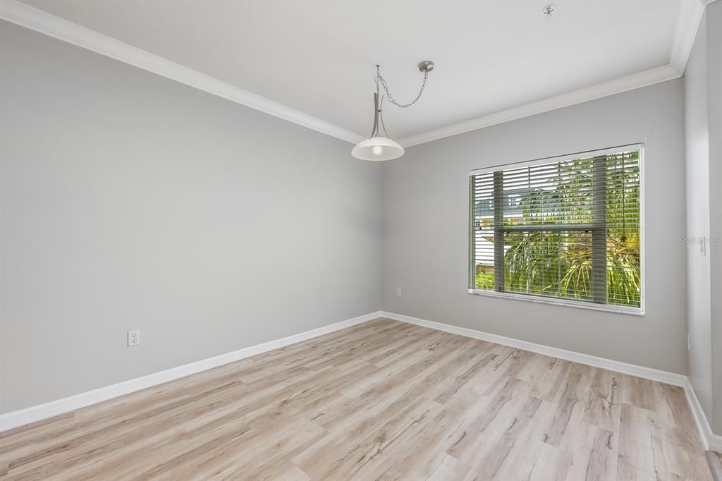 Под контрактом: $325,000 (2 спален, 2 ванн, 1129 Квадратных фут)