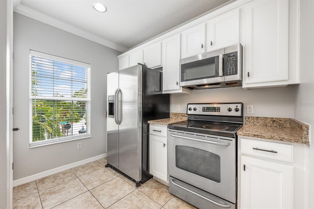 Под контрактом: $325,000 (2 спален, 2 ванн, 1129 Квадратных фут)