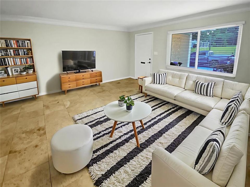 待售: $378,000 (2 贝兹, 2 浴室, 1303 平方英尺)