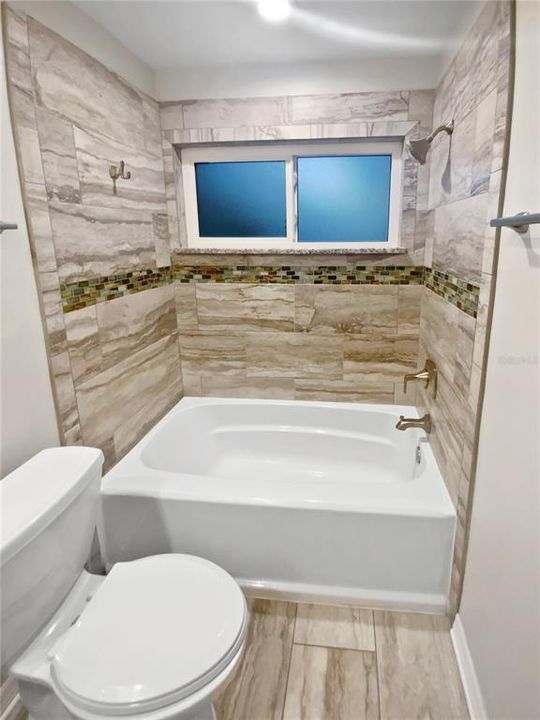 待售: $378,000 (2 贝兹, 2 浴室, 1303 平方英尺)