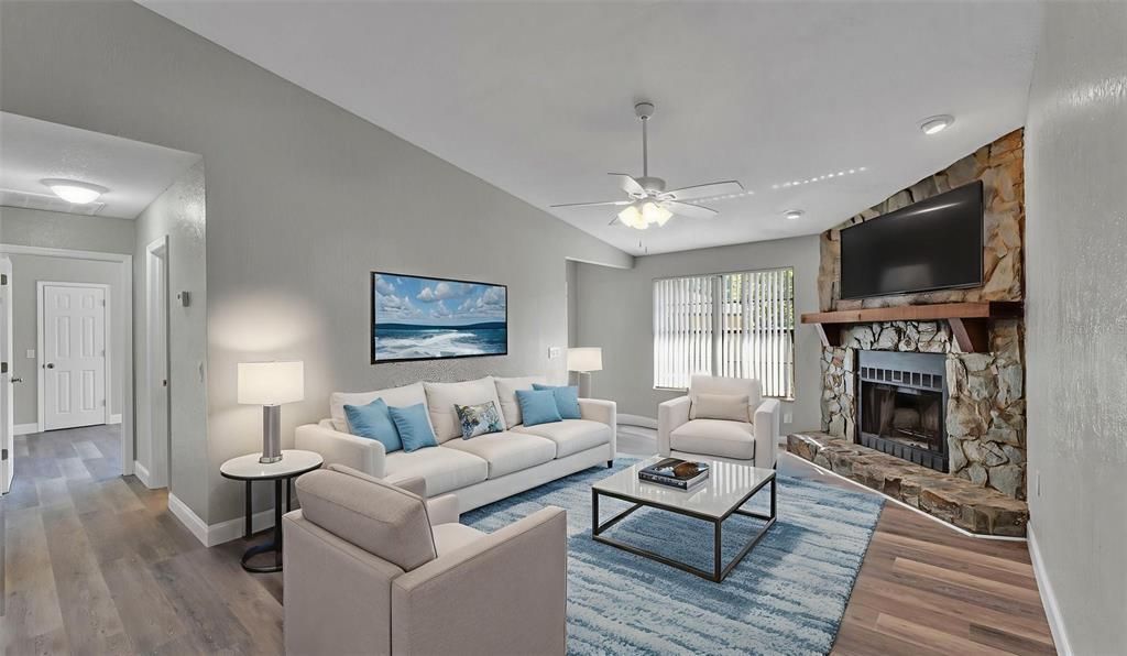 Activo con contrato: $239,900 (2 camas, 2 baños, 1167 Pies cuadrados)