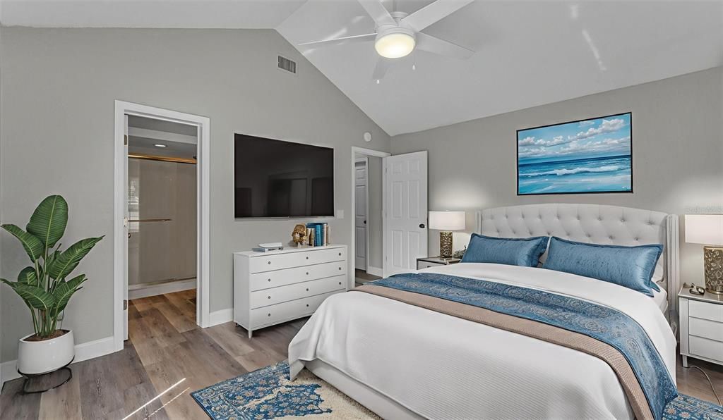 Activo con contrato: $239,900 (2 camas, 2 baños, 1167 Pies cuadrados)