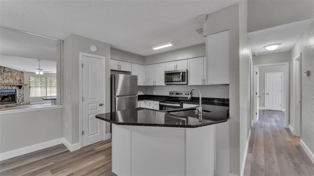 Activo con contrato: $239,900 (2 camas, 2 baños, 1167 Pies cuadrados)