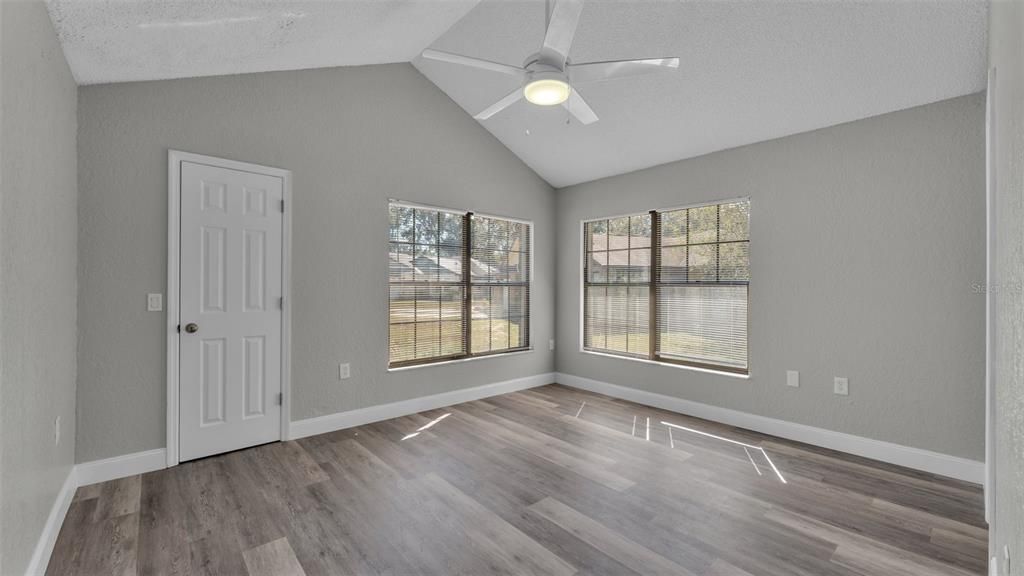 Activo con contrato: $239,900 (2 camas, 2 baños, 1167 Pies cuadrados)