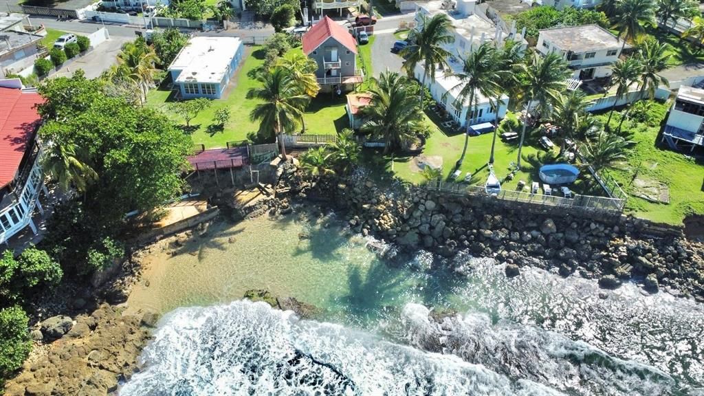 For Sale: $450,000 (4 beds, 4 baths, 595 Square Feet)