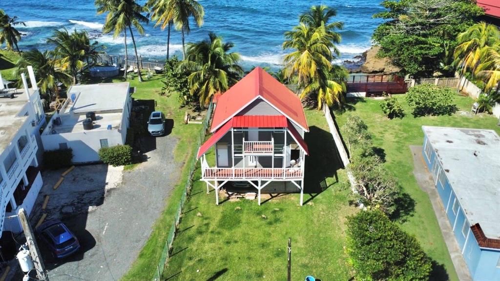 For Sale: $450,000 (4 beds, 4 baths, 595 Square Feet)