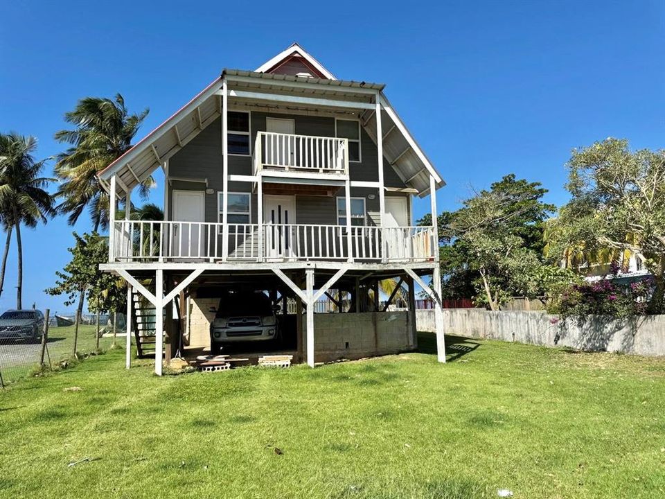 For Sale: $450,000 (4 beds, 4 baths, 595 Square Feet)