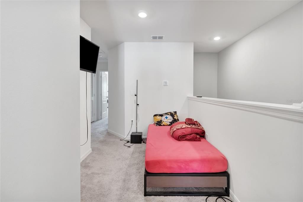 For Sale: $275,000 (3 beds, 2 baths, 1731 Square Feet)