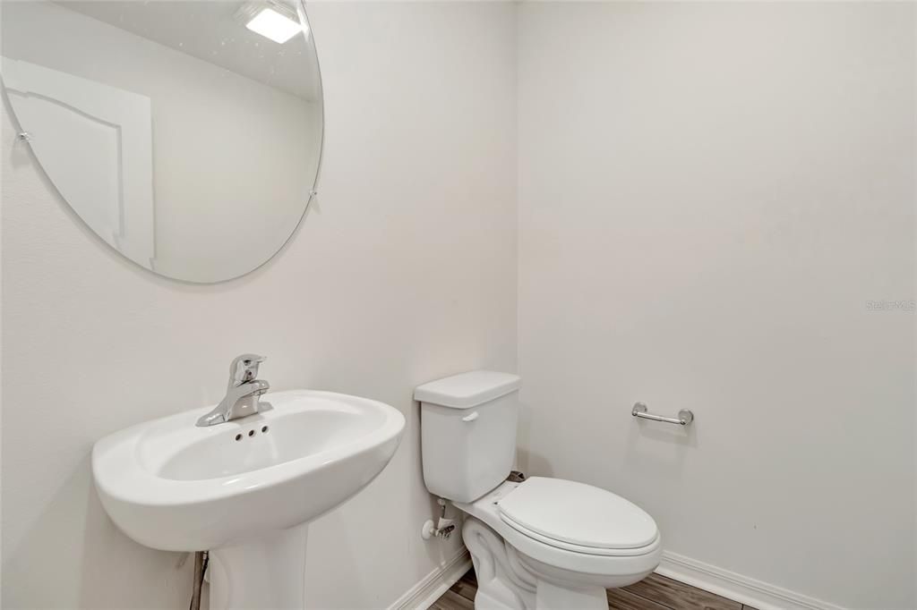 For Sale: $275,000 (3 beds, 2 baths, 1731 Square Feet)