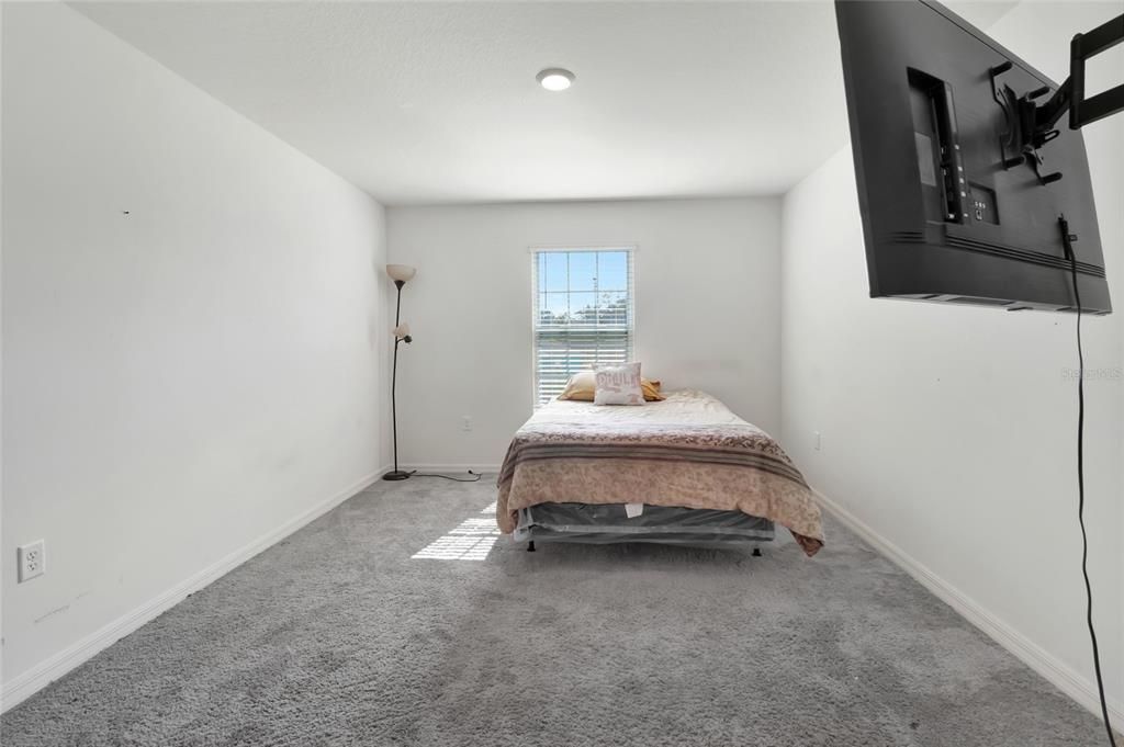 For Sale: $275,000 (3 beds, 2 baths, 1731 Square Feet)