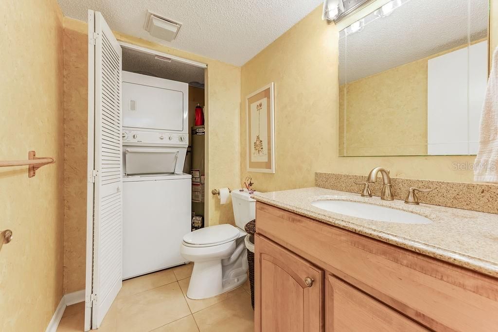 На продажу: $355,000 (2 спален, 2 ванн, 1328 Квадратных фут)