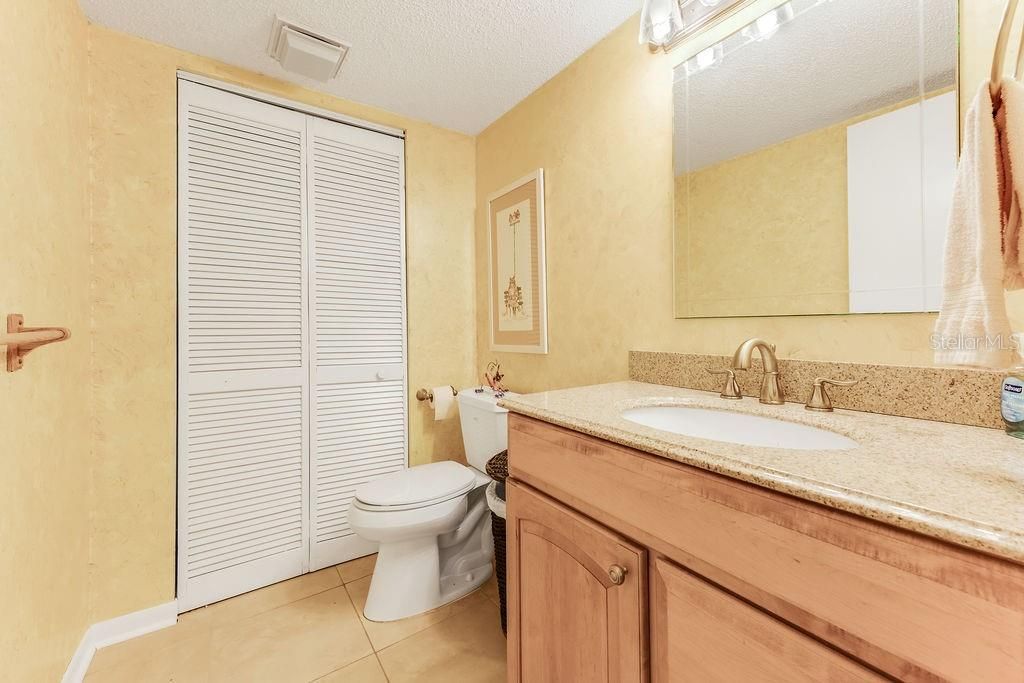 На продажу: $355,000 (2 спален, 2 ванн, 1328 Квадратных фут)