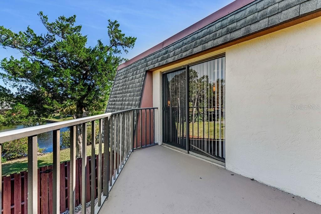 На продажу: $355,000 (2 спален, 2 ванн, 1328 Квадратных фут)