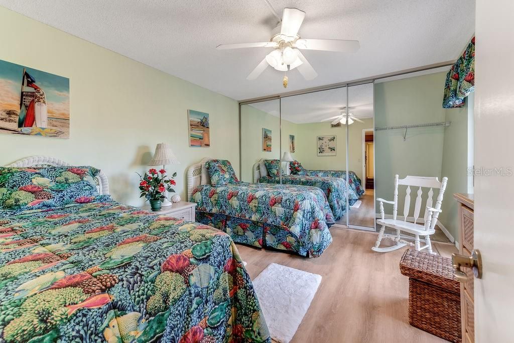 На продажу: $355,000 (2 спален, 2 ванн, 1328 Квадратных фут)