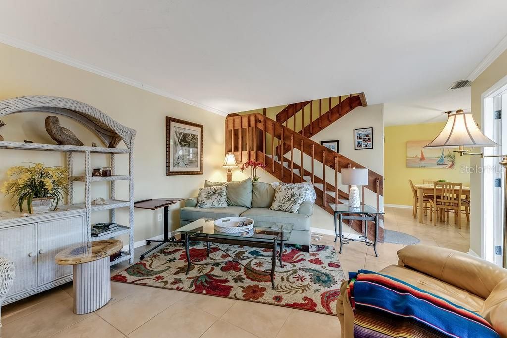 На продажу: $355,000 (2 спален, 2 ванн, 1328 Квадратных фут)