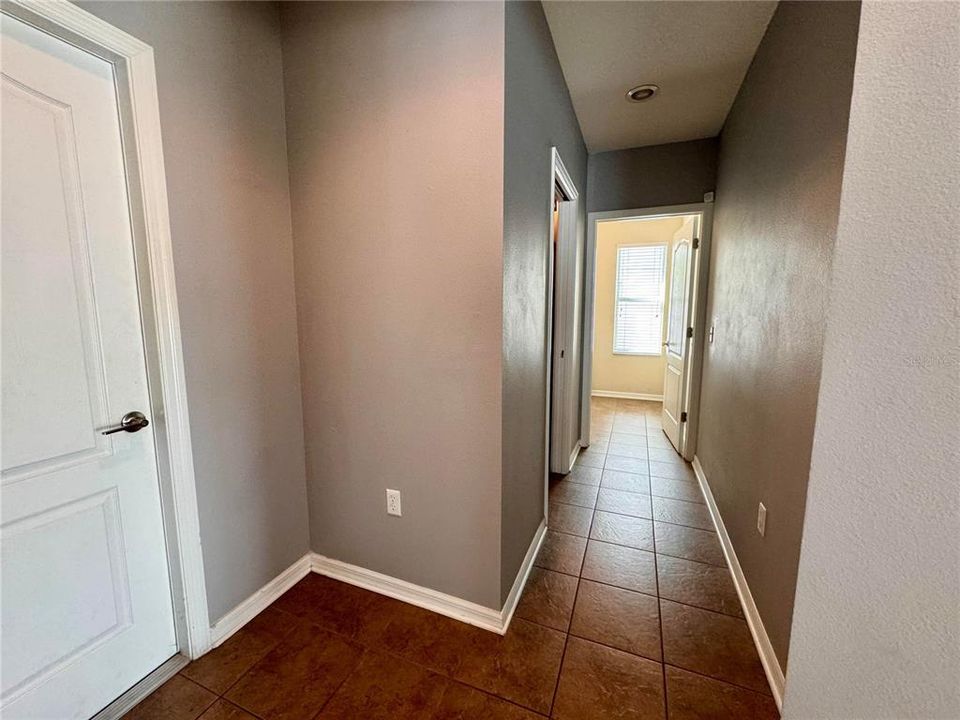 合同活跃: $2,500 (3 贝兹, 2 浴室, 2018 平方英尺)