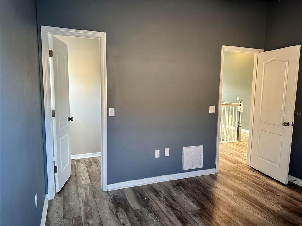 合同活跃: $2,500 (3 贝兹, 2 浴室, 2018 平方英尺)