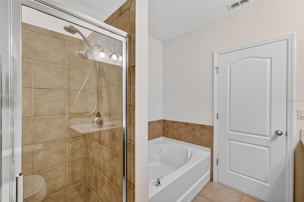 For Sale: $325,000 (4 beds, 2 baths, 1976 Square Feet)