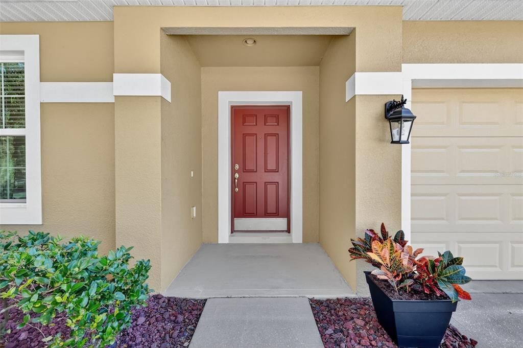 For Sale: $325,000 (4 beds, 2 baths, 1976 Square Feet)