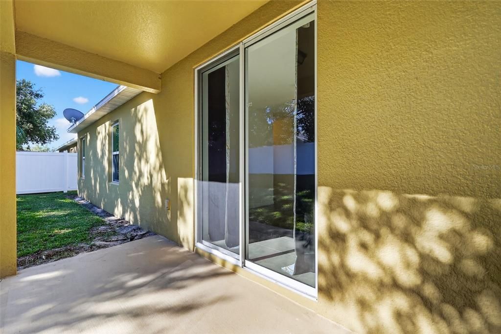 For Sale: $325,000 (4 beds, 2 baths, 1976 Square Feet)