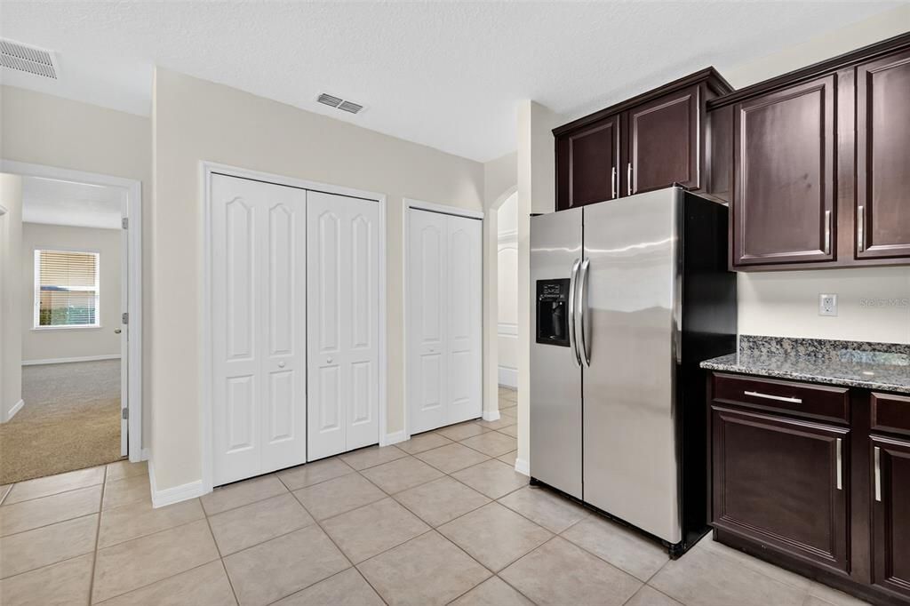 For Sale: $325,000 (4 beds, 2 baths, 1976 Square Feet)