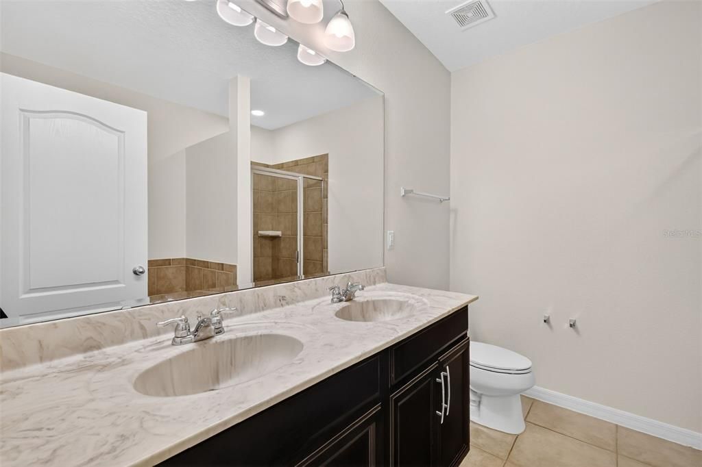 For Sale: $325,000 (4 beds, 2 baths, 1976 Square Feet)