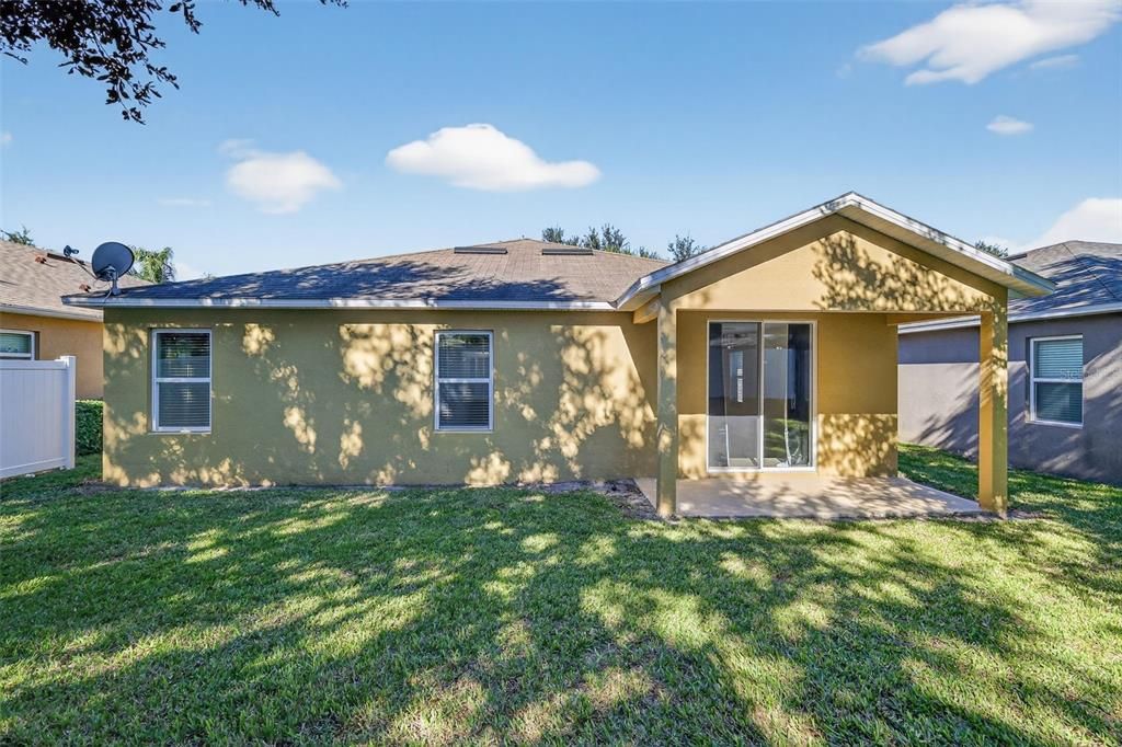 For Sale: $325,000 (4 beds, 2 baths, 1976 Square Feet)