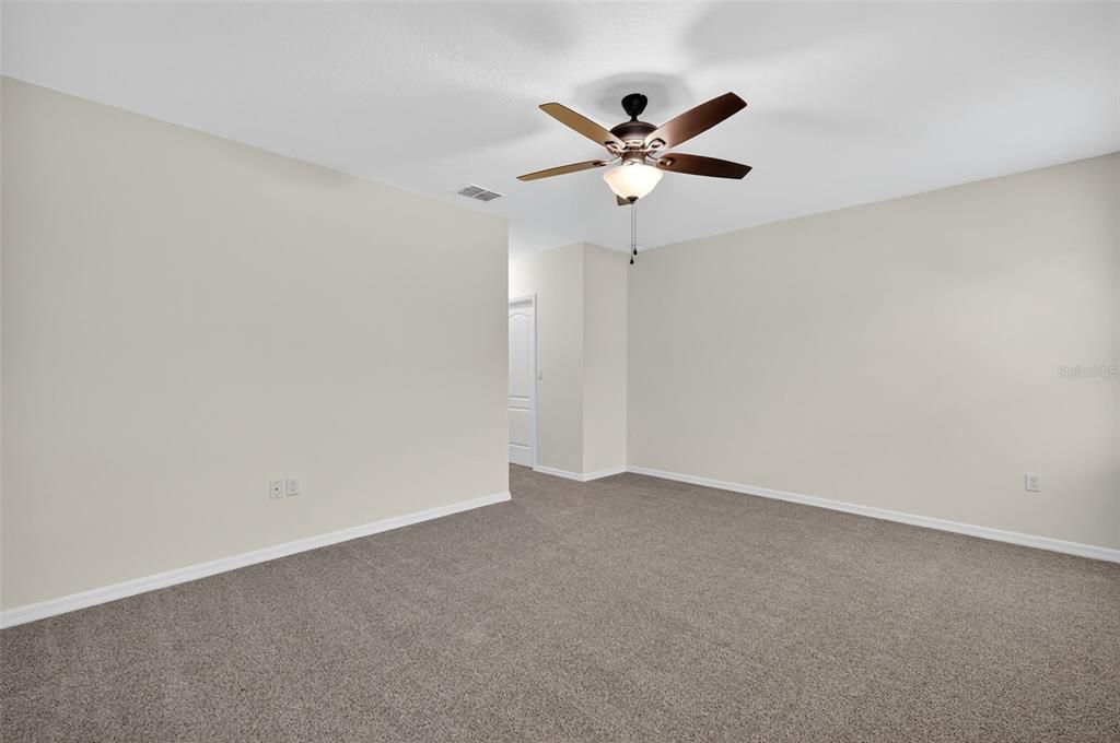 For Sale: $325,000 (4 beds, 2 baths, 1976 Square Feet)