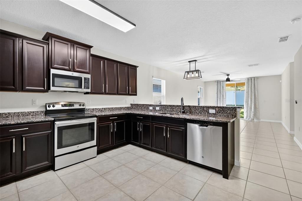 For Sale: $325,000 (4 beds, 2 baths, 1976 Square Feet)