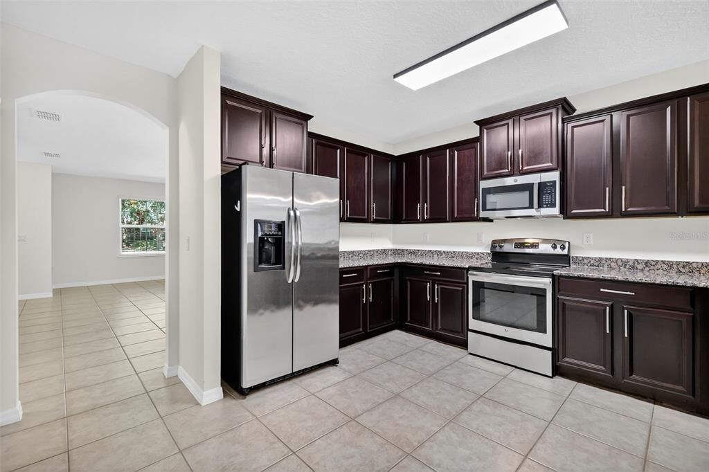 For Sale: $325,000 (4 beds, 2 baths, 1976 Square Feet)