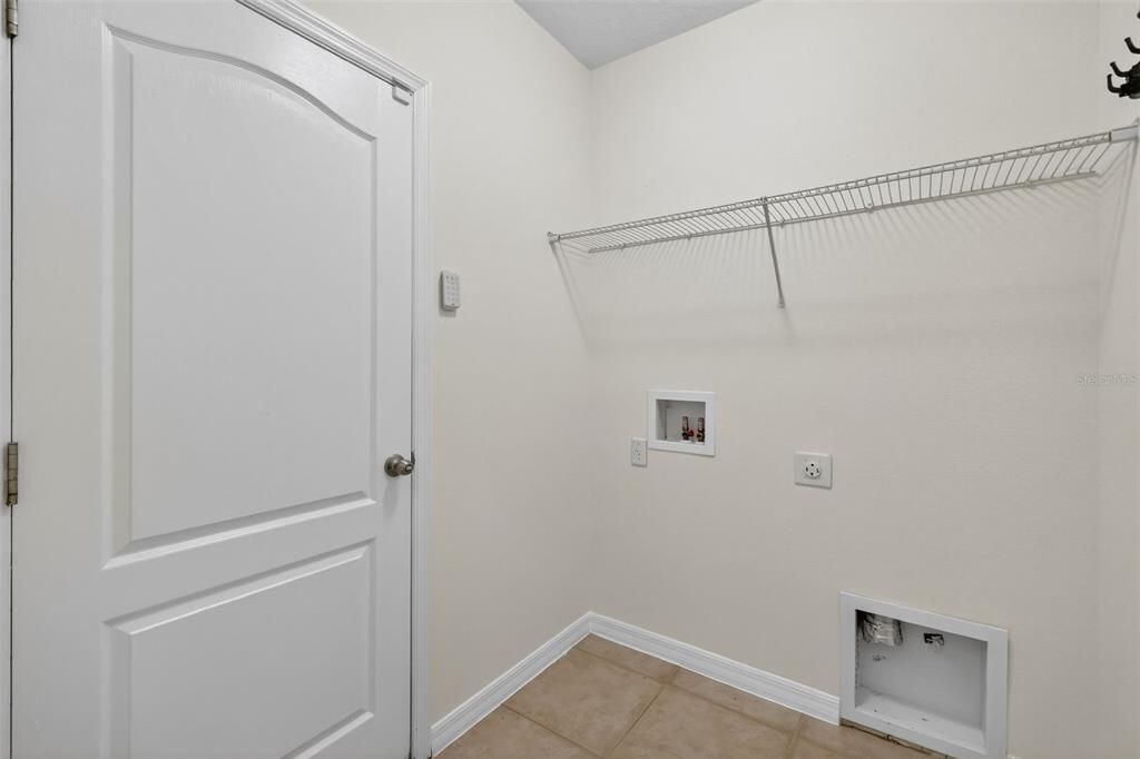 For Sale: $325,000 (4 beds, 2 baths, 1976 Square Feet)