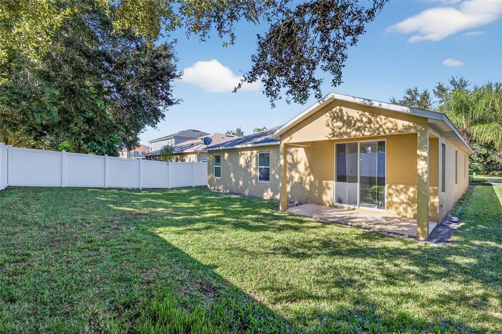 For Sale: $325,000 (4 beds, 2 baths, 1976 Square Feet)