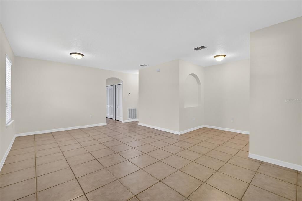 For Sale: $325,000 (4 beds, 2 baths, 1976 Square Feet)