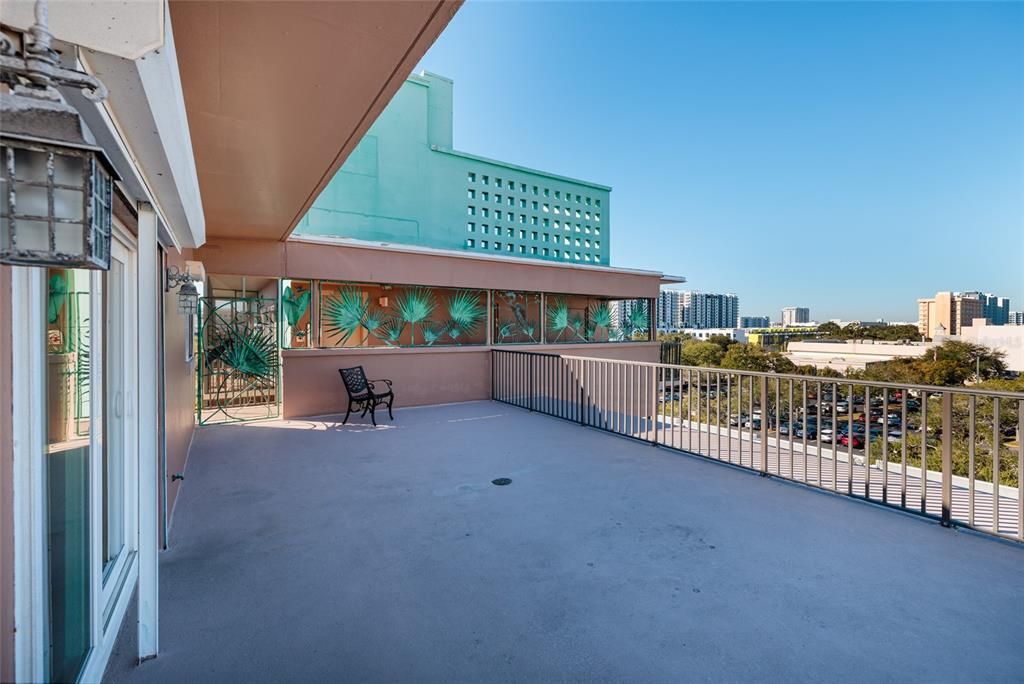 待售: $399,000 (2 贝兹, 2 浴室, 885 平方英尺)