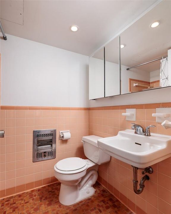 待售: $399,000 (2 贝兹, 2 浴室, 885 平方英尺)