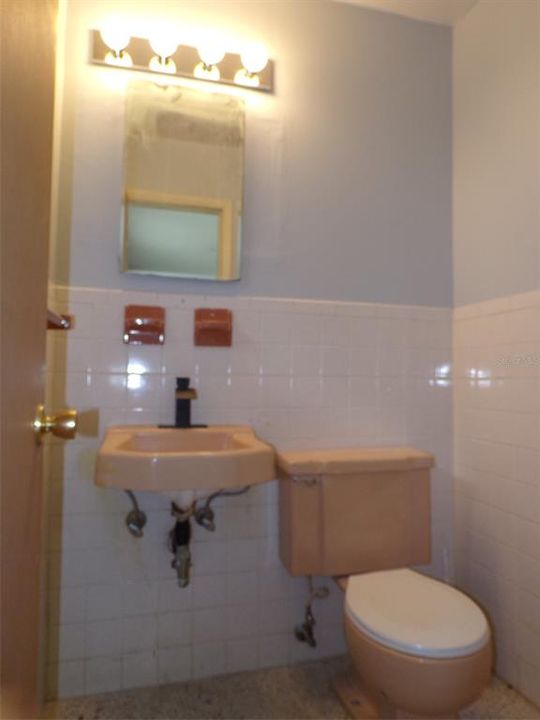 出租: $1,500 (3 贝兹, 2 浴室, 2320 平方英尺)