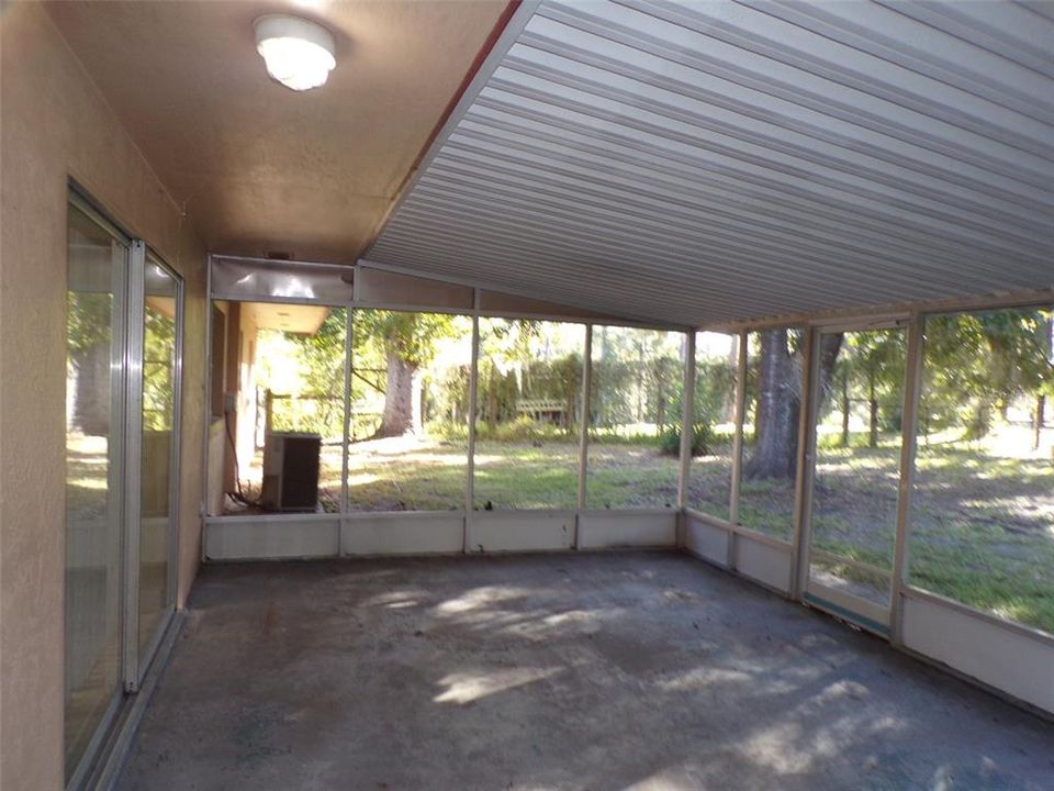 出租: $1,500 (3 贝兹, 2 浴室, 2320 平方英尺)