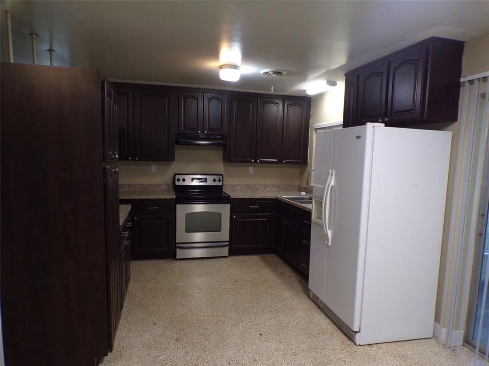 出租: $1,500 (3 贝兹, 2 浴室, 2320 平方英尺)