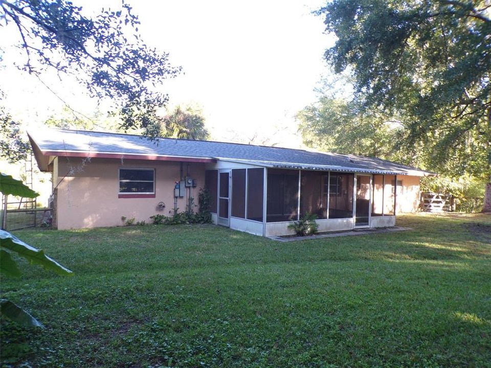 出租: $1,500 (3 贝兹, 2 浴室, 2320 平方英尺)