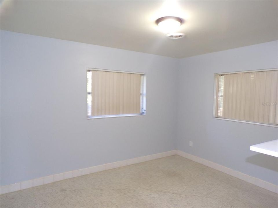 出租: $1,500 (3 贝兹, 2 浴室, 2320 平方英尺)