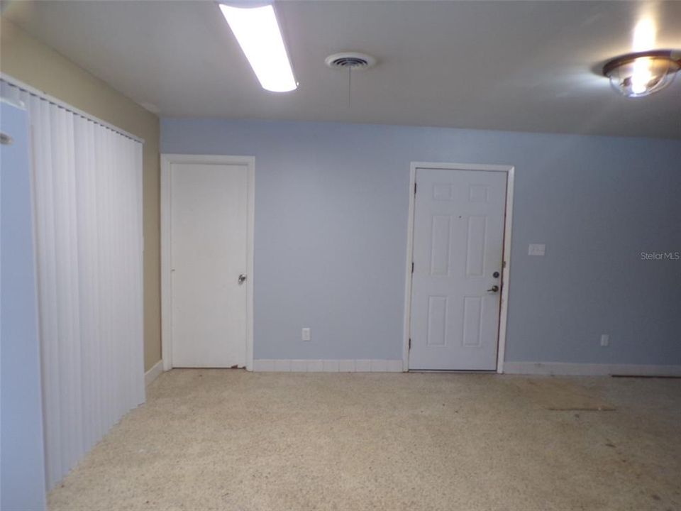 出租: $1,500 (3 贝兹, 2 浴室, 2320 平方英尺)