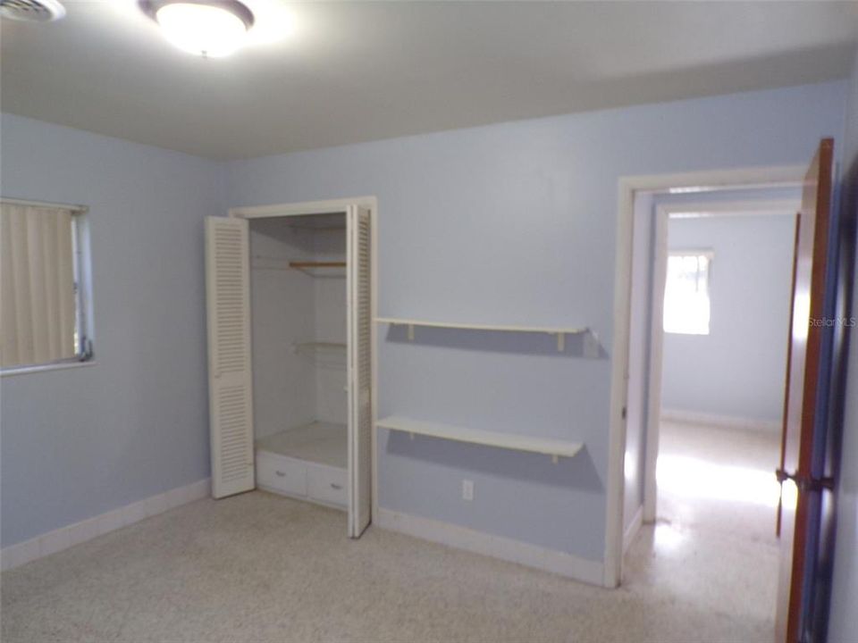 出租: $1,500 (3 贝兹, 2 浴室, 2320 平方英尺)